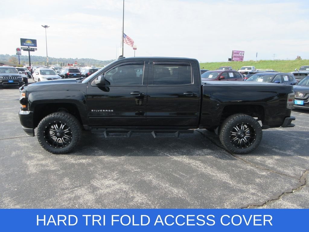 Used 2017 Chevrolet Silverado 1500 LT with VIN 3GCUKREC9HG158847 for sale in Ozark, MO