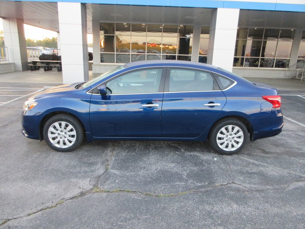 2019 Nissan Sentra S photo 2