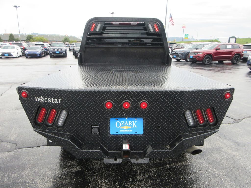 2024 Chevrolet Silverado 3500HD photo 2