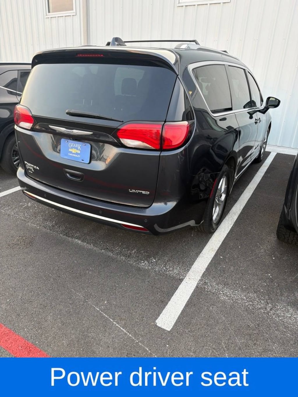Used 2020 Chrysler Pacifica Limited Minivan