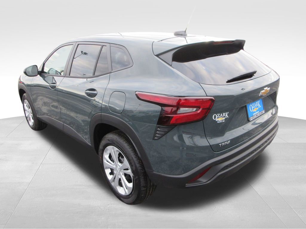 2026 Chevrolet Trax LS photo 3