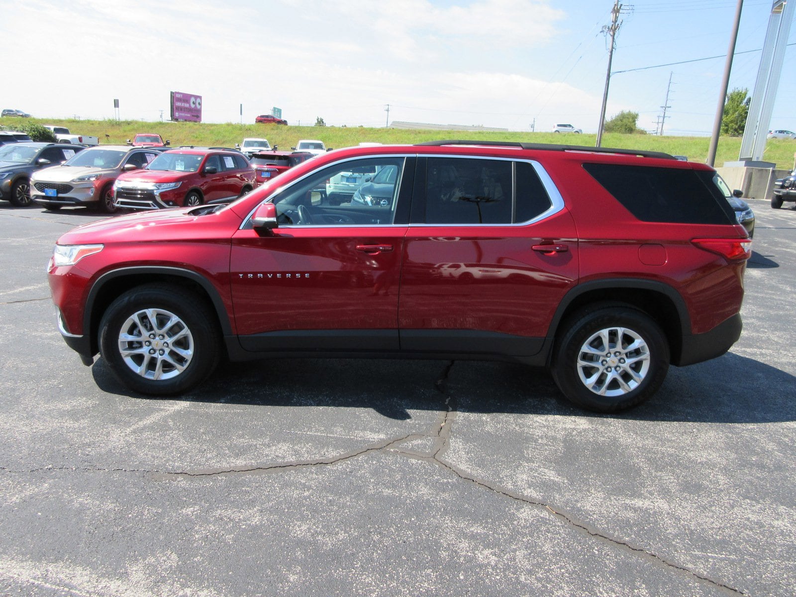 Used 2021 Chevrolet Traverse 1LT with VIN 1GNERGKW3MJ177123 for sale in Ozark, MO