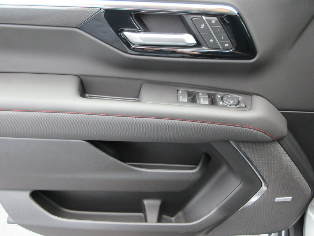 2026 Chevrolet Suburban RST - Photo 23
