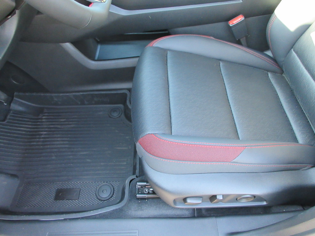 2027 Chevrolet Equinox RS - Photo 21