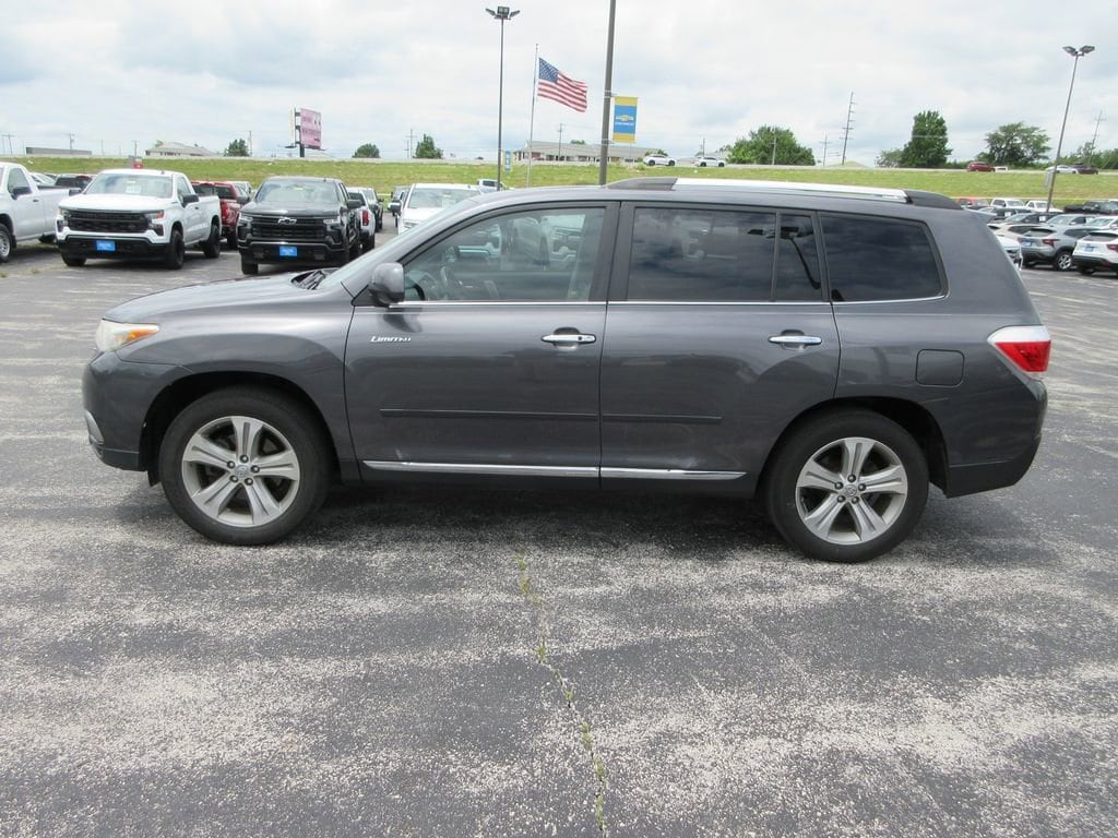 Used 2011 Toyota Highlander Limited with VIN 5TDDK3EHXBS059004 for sale in Ozark, MO