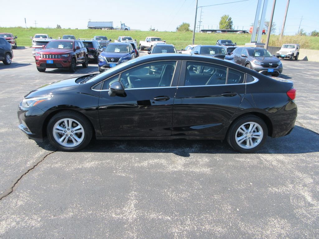 Used 2018 Chevrolet Cruze LT with VIN 1G1BE5SM8J7190218 for sale in Ozark, MO