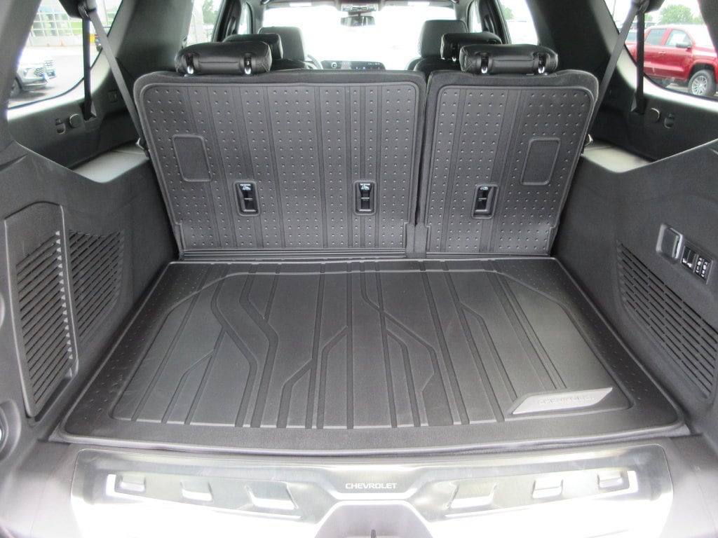 2026 Chevrolet Suburban RST - Photo 12