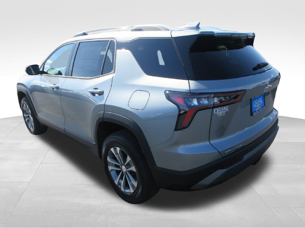 2027 Chevrolet Equinox LT - Photo 4