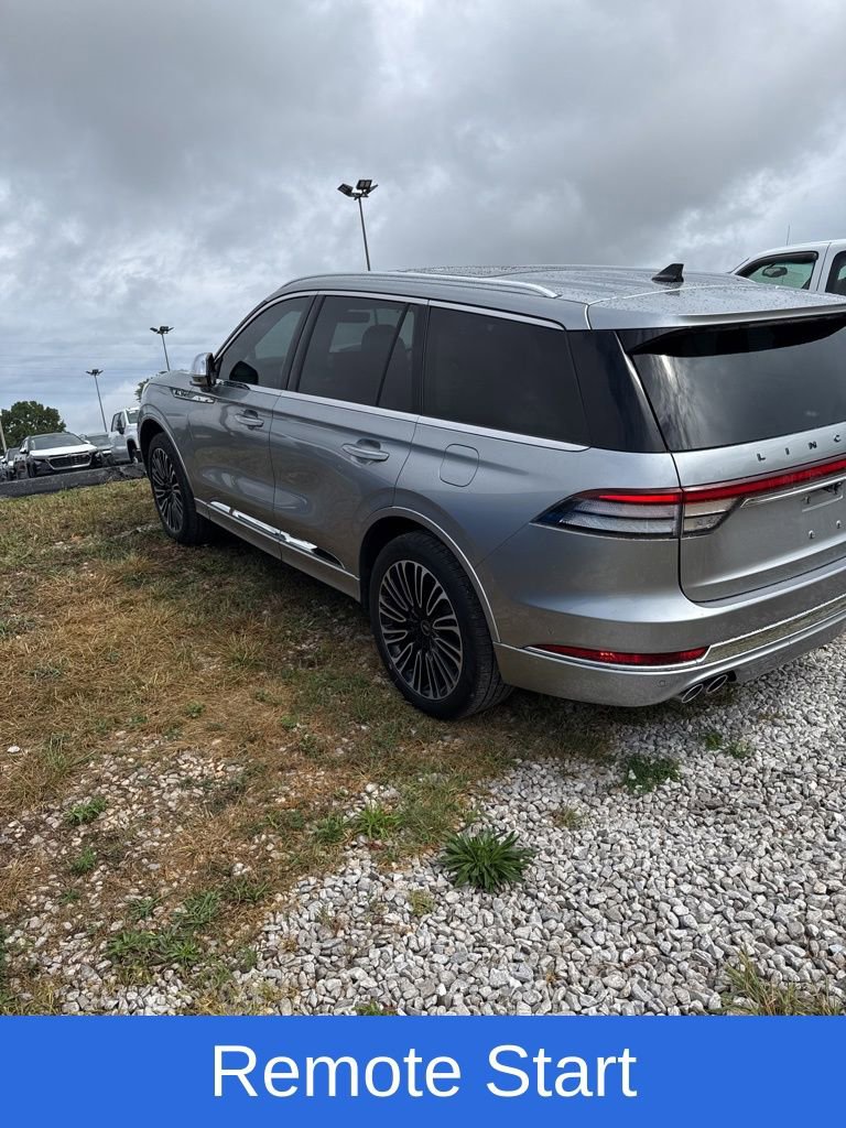 2021 Lincoln Aviator Black Label photo 2