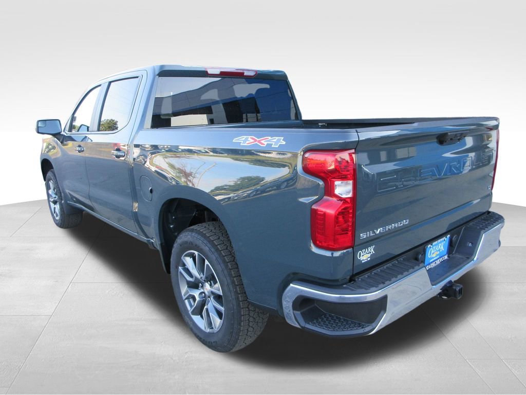 2026 Chevrolet Silverado 1500 LT photo 2