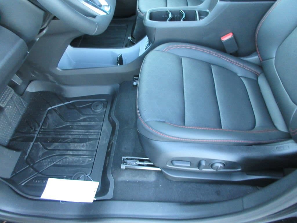 2027 Chevrolet Bolt RS - Photo 21