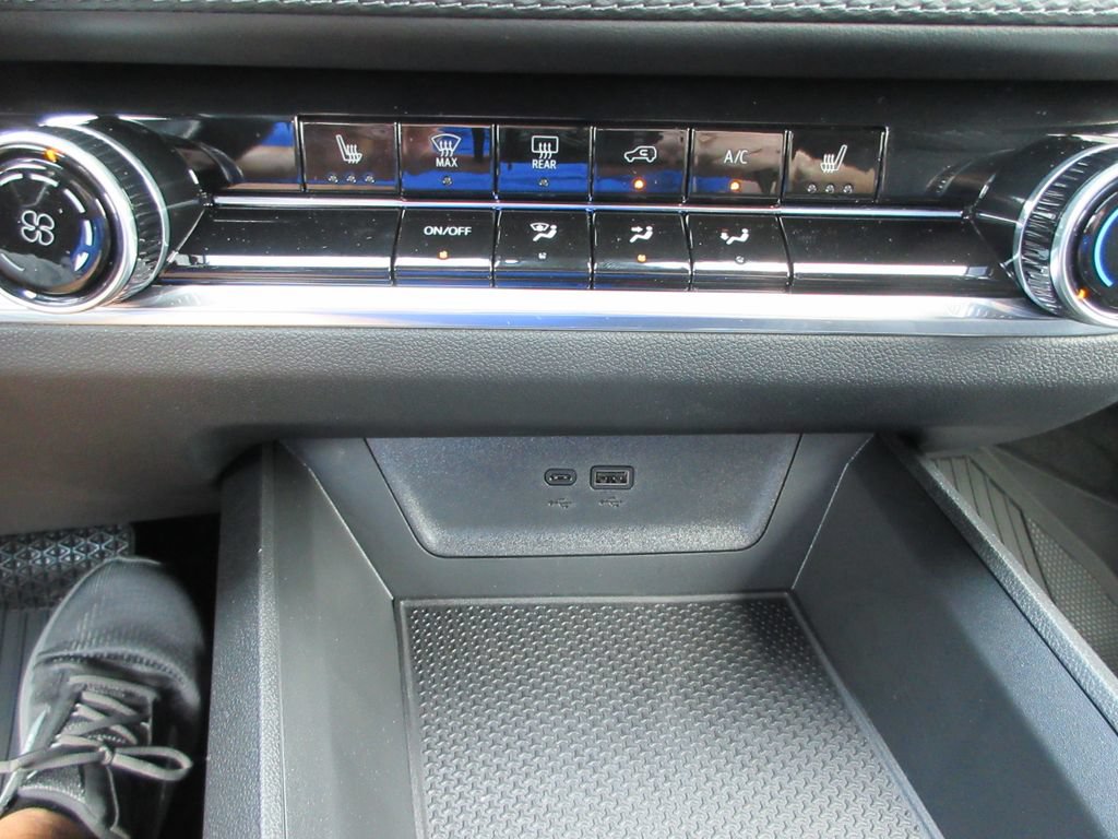 2027 Chevrolet Equinox LT - Photo 28