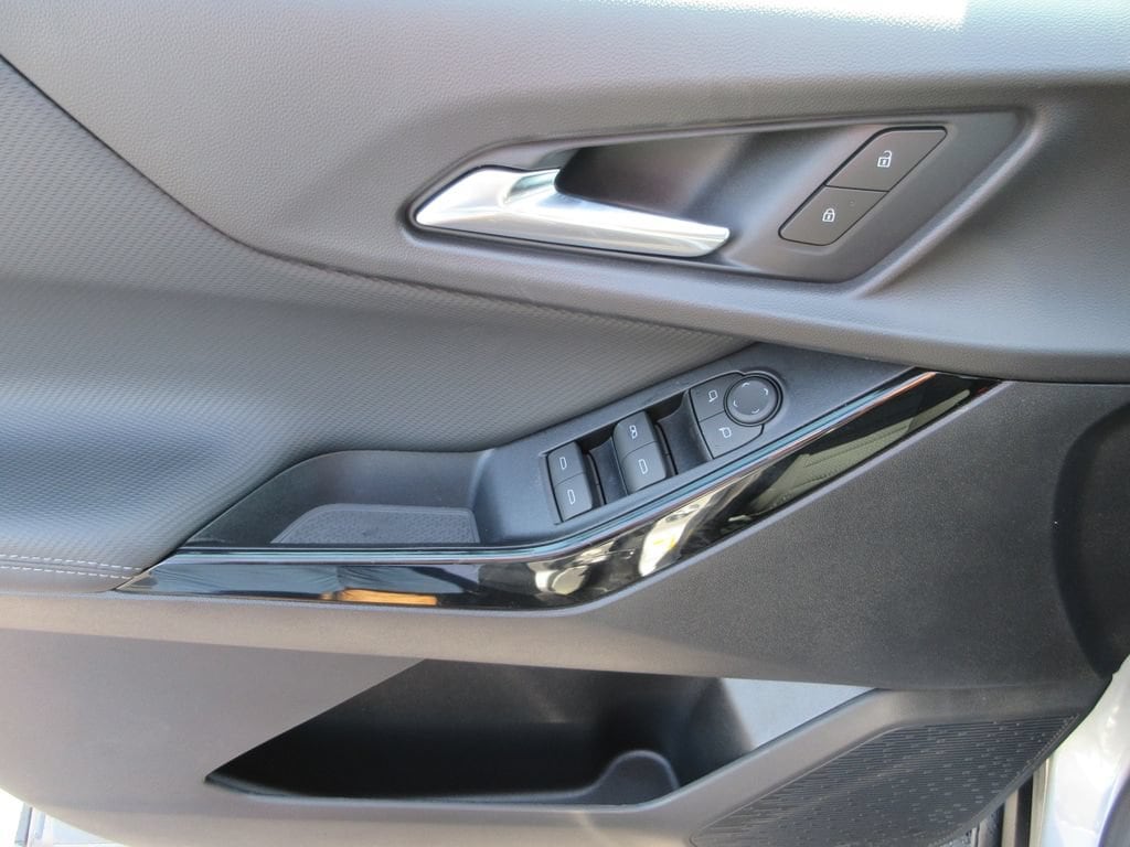 2027 Chevrolet Equinox LT - Photo 20