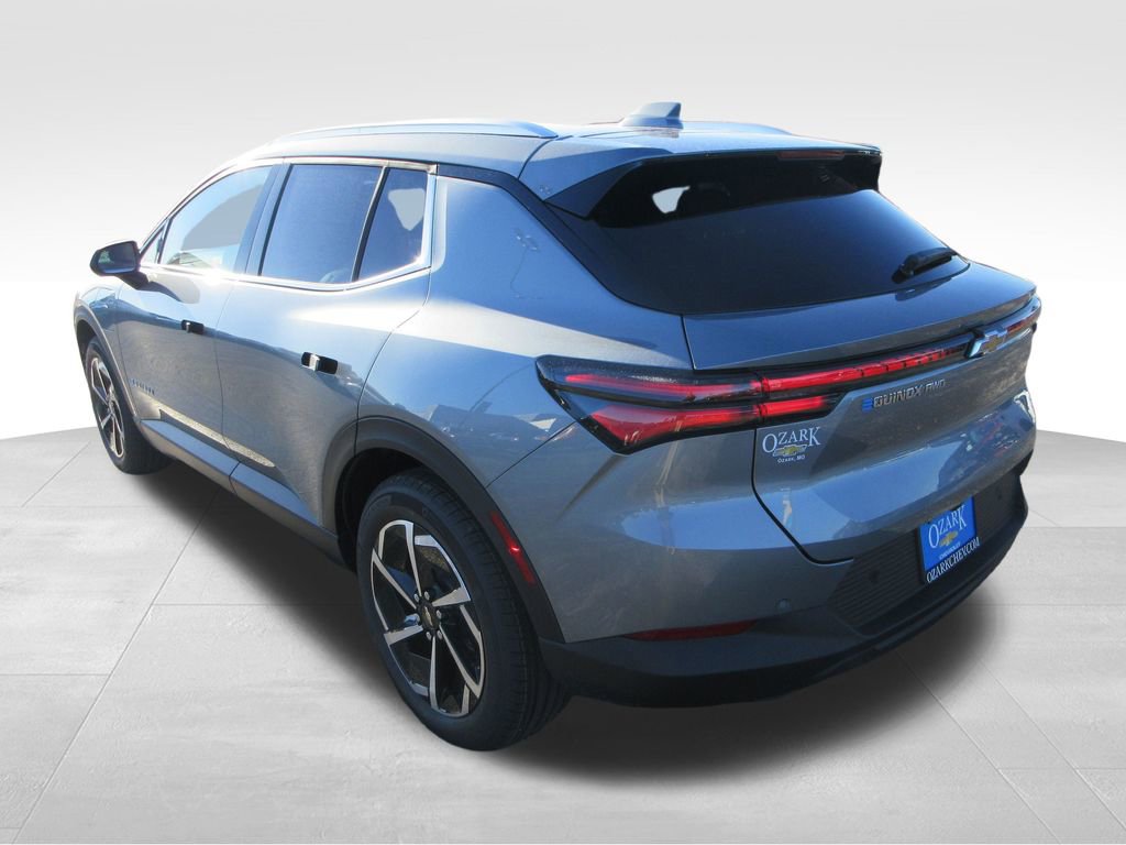 2026 Chevrolet Equinox EV 1LT photo 3