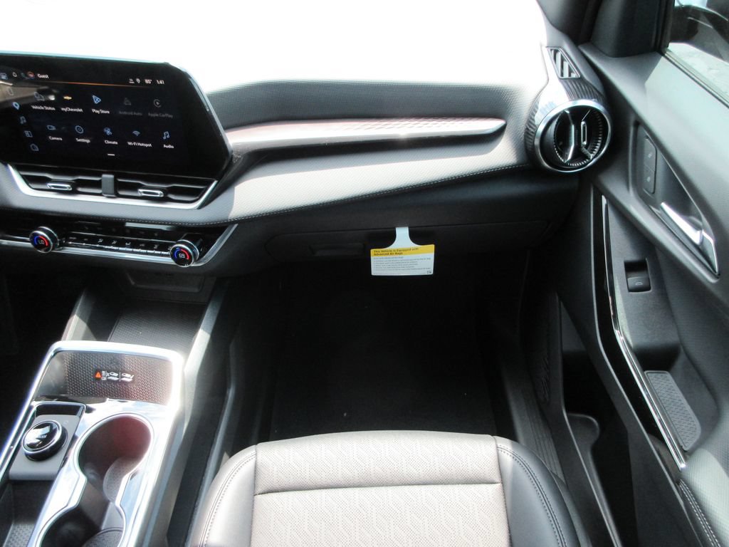 2027 Chevrolet Equinox LT - Photo 17