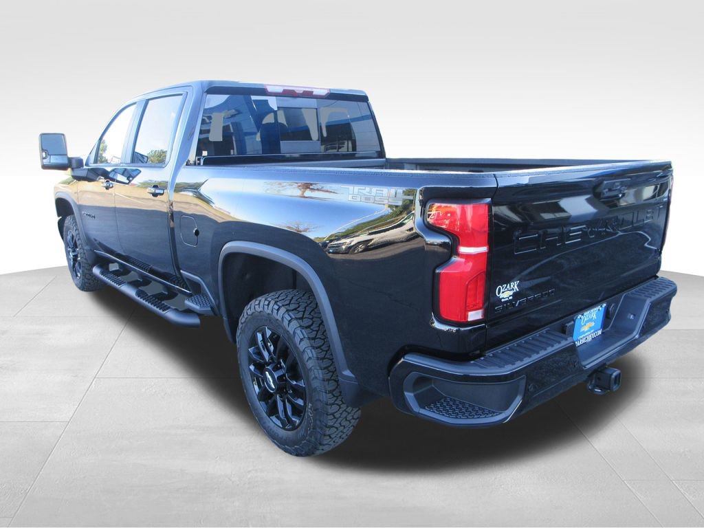 2026 Chevrolet Silverado 2500HD LT photo 2