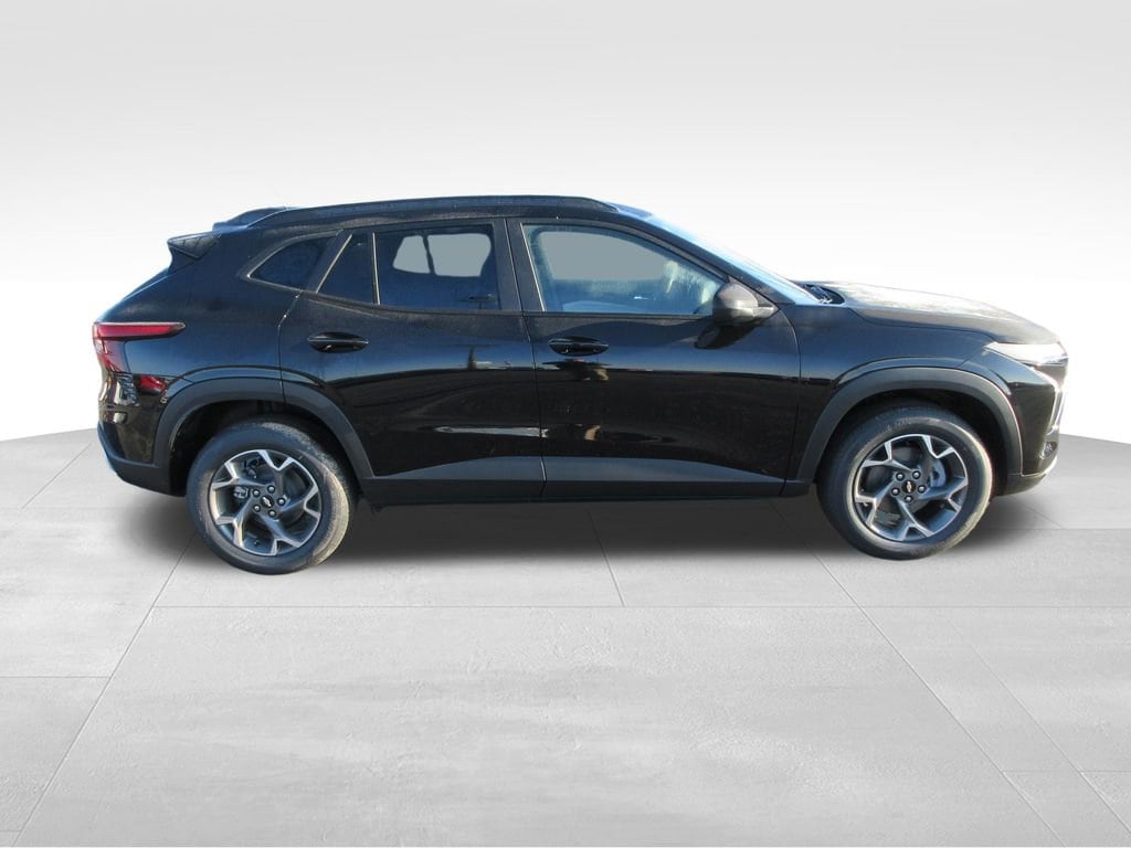 2026 Chevrolet Trax LT - Photo 6