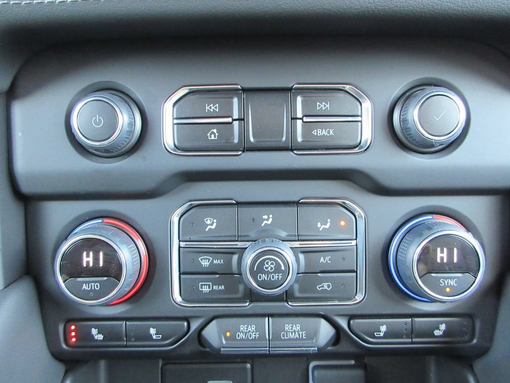 2024 Chevrolet Suburban Z71 - Photo 33