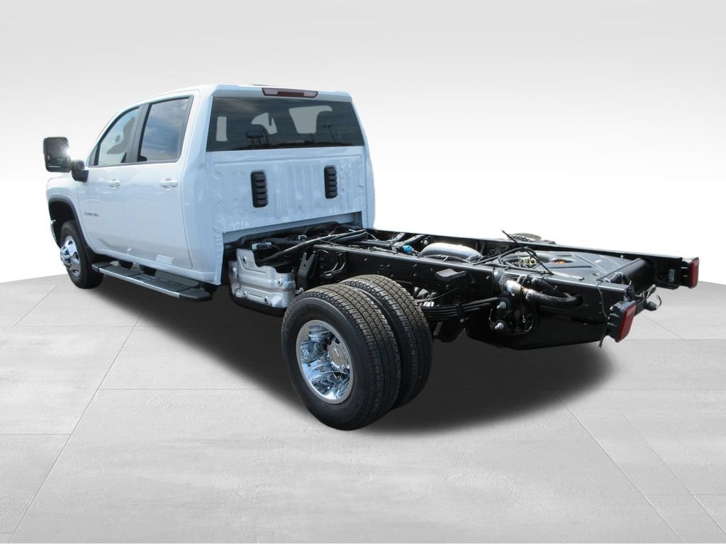 New 2026 Chevrolet Silverado 3500 HD Chassis Cab LT Truck