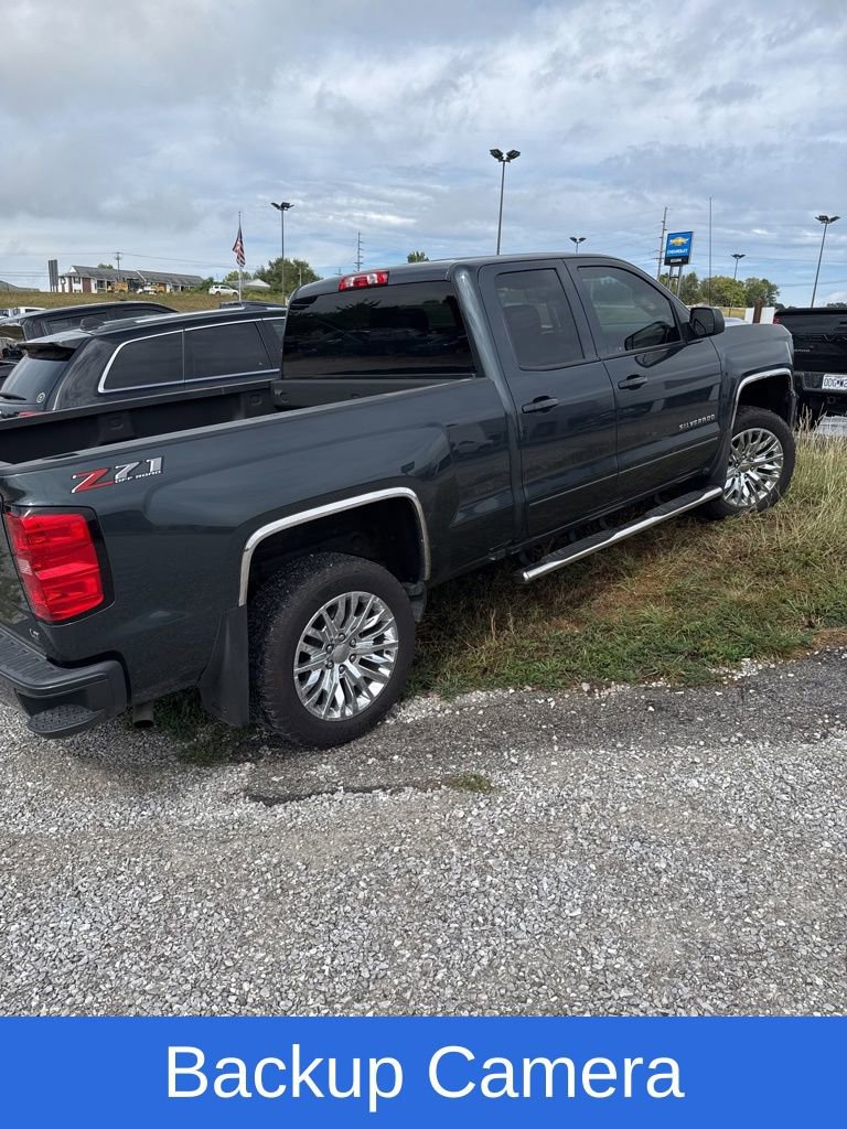 2019 Chevrolet Silverado LT photo 2