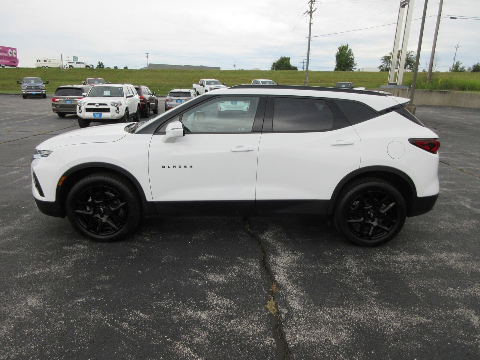 Used 2022 Chevrolet Blazer 2LT with VIN 3GNKBCR48NS203882 for sale in Ozark, MO