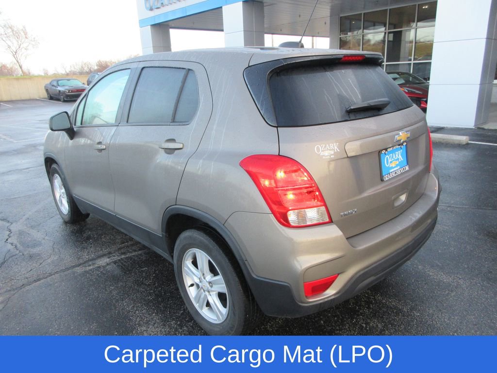 2020 Chevrolet Trax LS photo 3