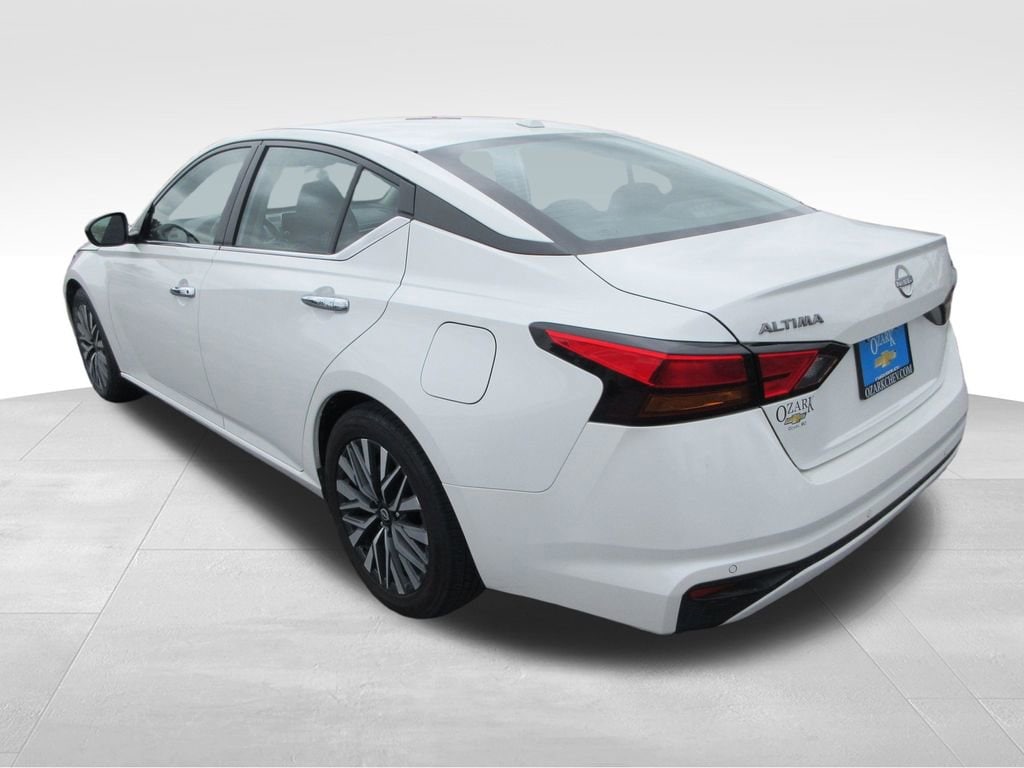 Used 2024 Nissan Altima 2.5 SV Sedan