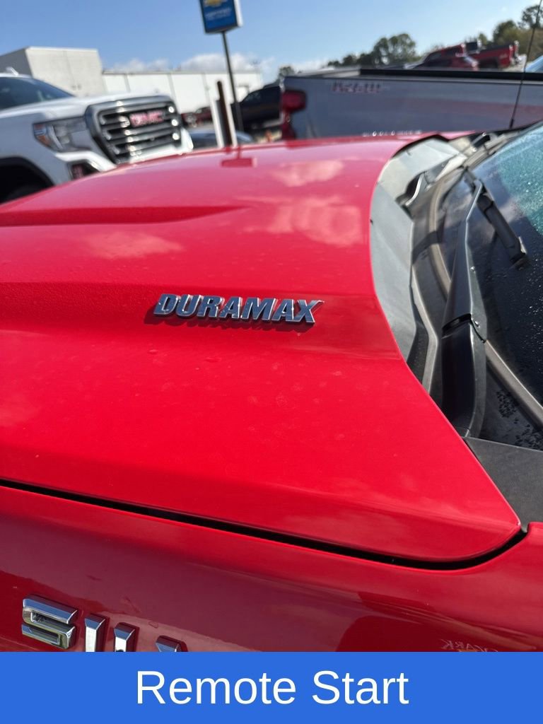2020 Chevrolet Silverado 1500 LT photo 2