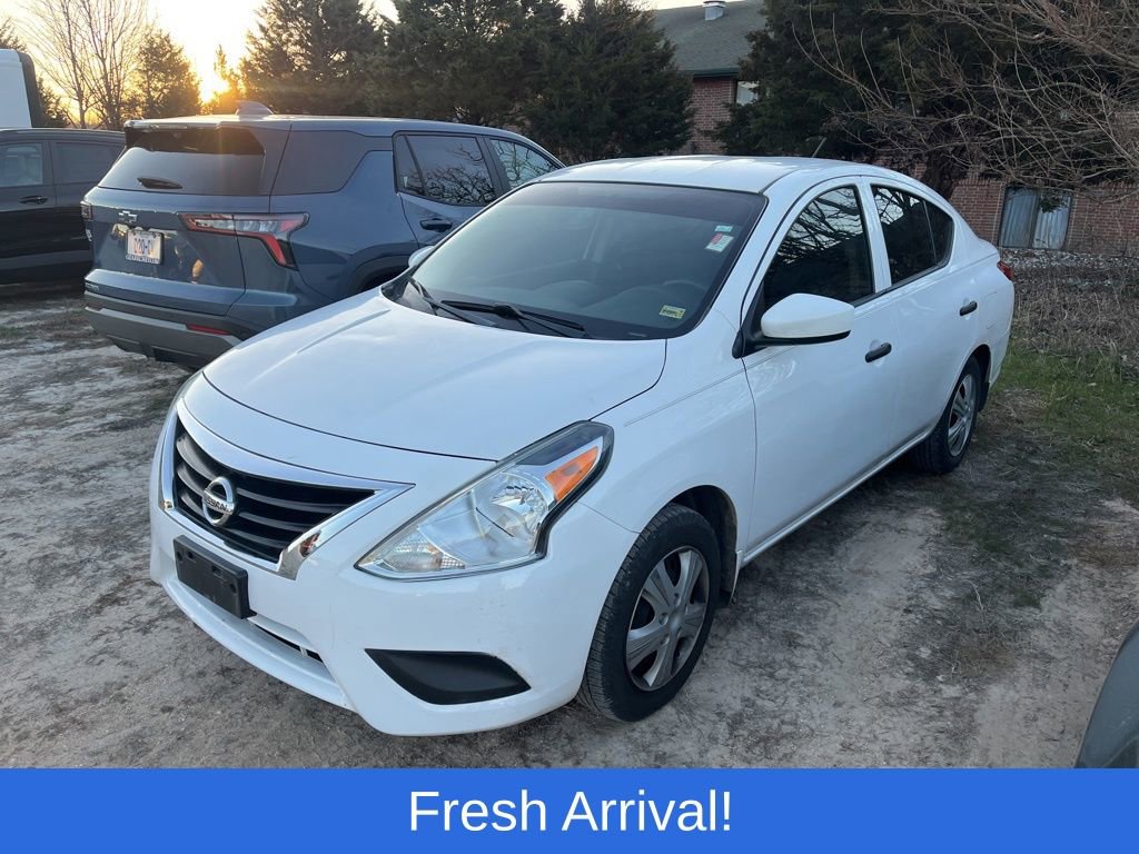 2018 Nissan Versa Sedan S's photo