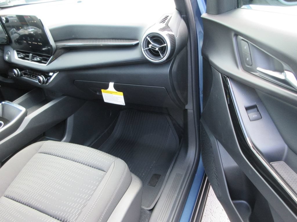 2027 Chevrolet Equinox LT - Photo 17