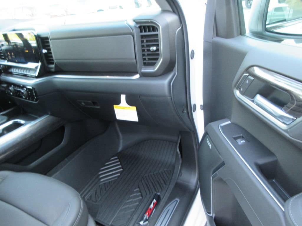 2026 Chevrolet Silverado 1500 LTZ - Photo 21