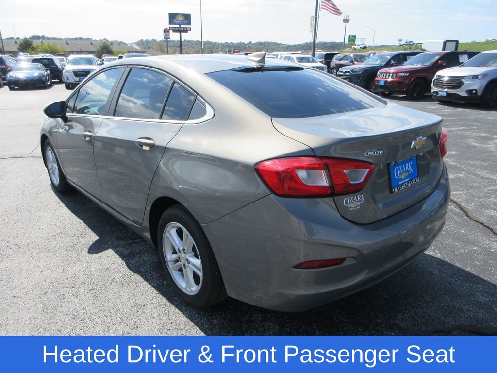 2018 Chevrolet Cruze LT photo 3