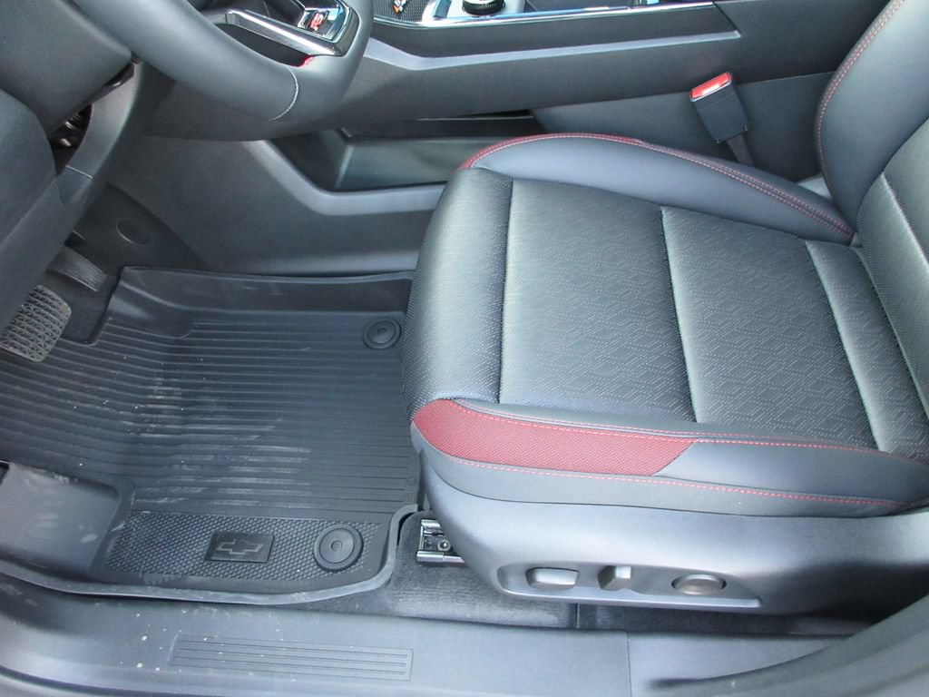 2027 Chevrolet Equinox RS - Photo 22