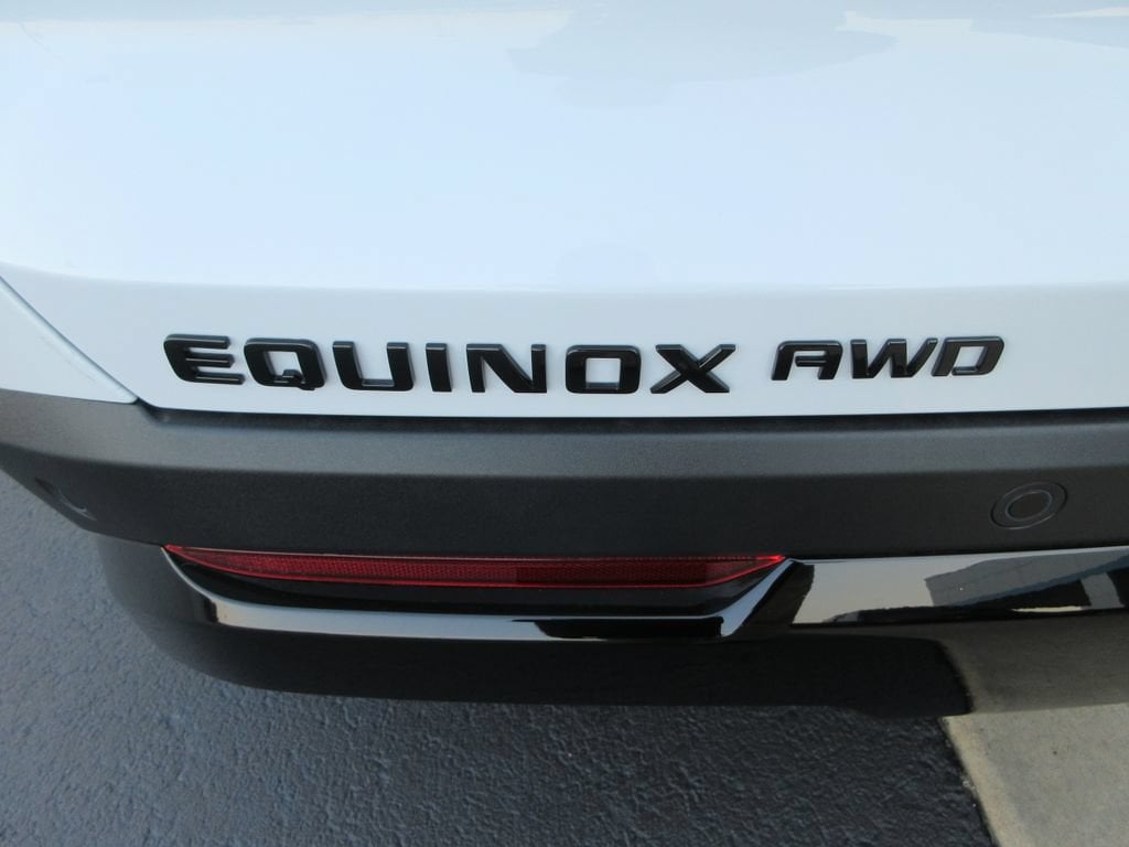 2027 Chevrolet Equinox RS - Photo 11