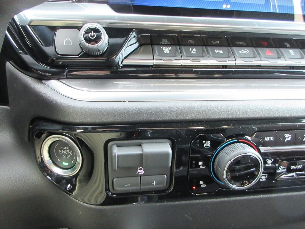 2026 Chevrolet Silverado 3500 HD High Country - Photo 35