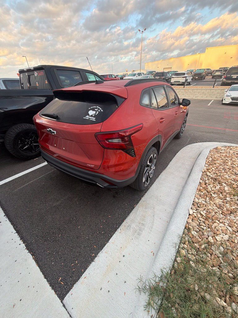 Used 2024 Chevrolet Trax 2RS SUV