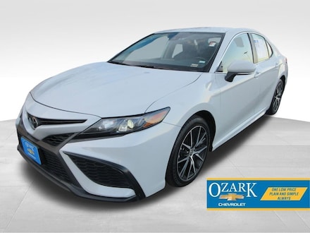 2023 Toyota Camry SE Sedan