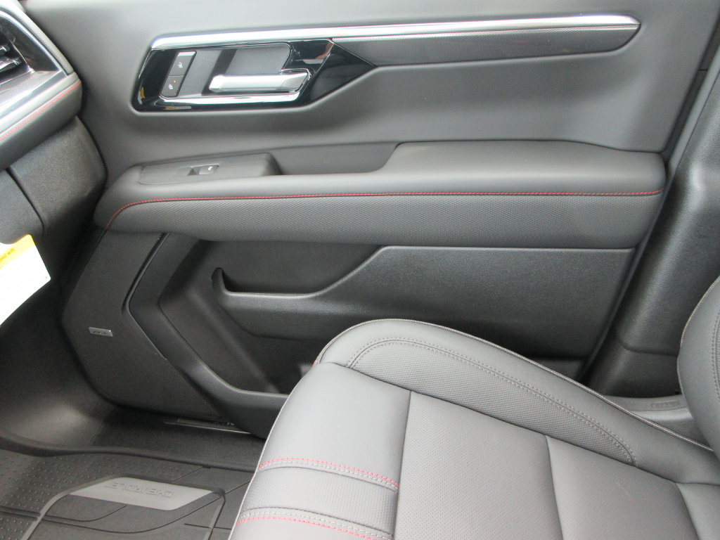 2026 Chevrolet Suburban RST - Photo 36