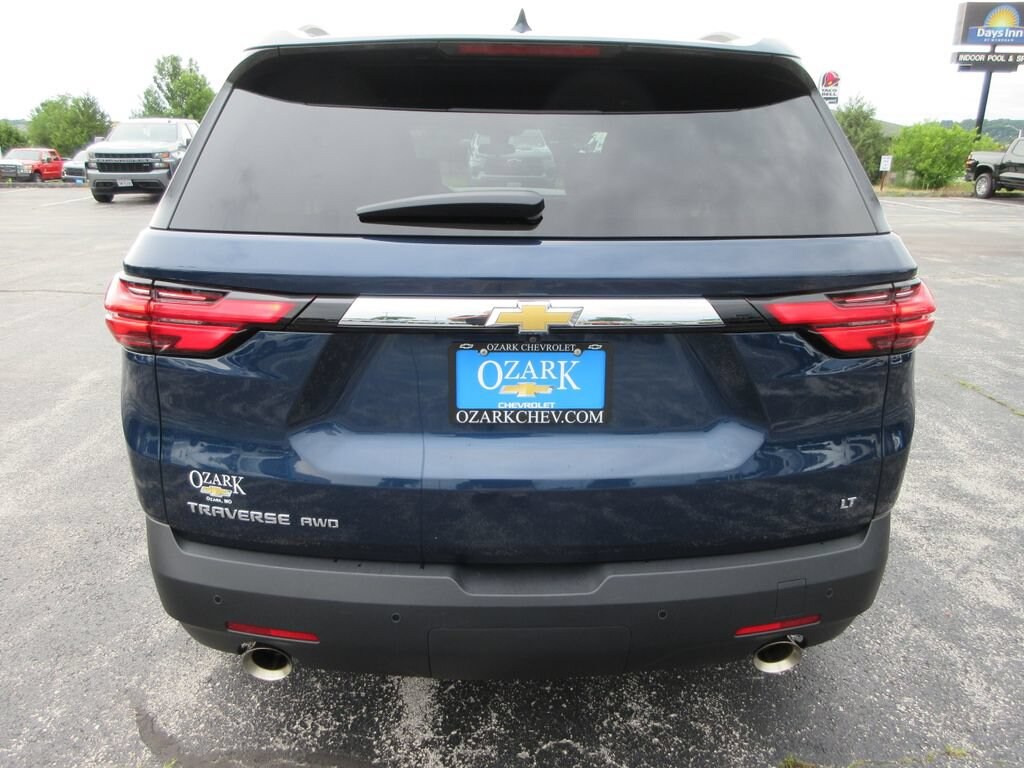 Used 2023 Chevrolet Traverse LT Cloth SUV