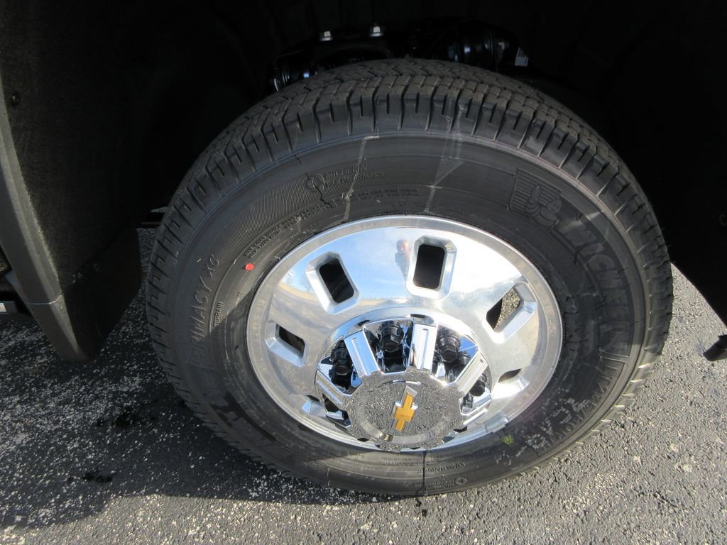 2026 Chevrolet Silverado 3500 HD High Country - Photo 9