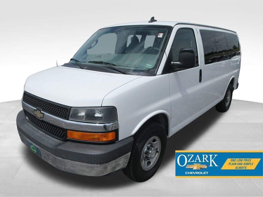 2016 Chevrolet Express 3500 LS's photo
