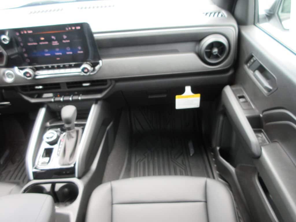 2026 Chevrolet Colorado Trail Boss - Photo 17
