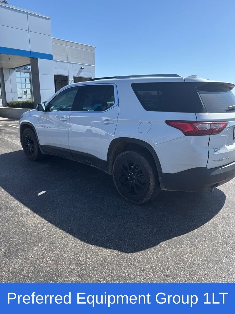 Used 2018 Chevrolet Traverse 1LT with VIN 1GNEVGKW9JJ248817 for sale in Ozark, MO