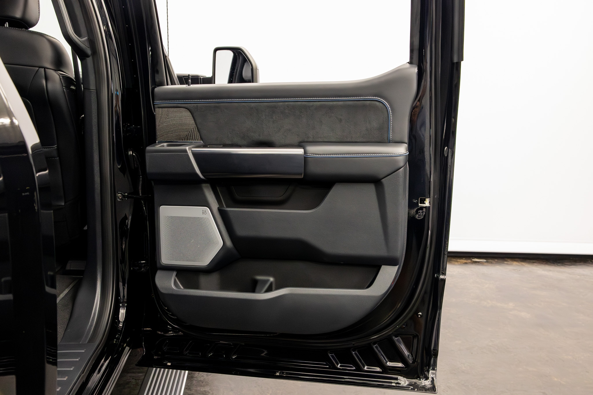 2025 Ford F-250 Super Duty Platinum - Photo 39