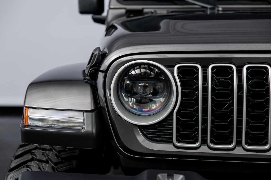 Used 2025 Jeep Wrangler Sahara SUV