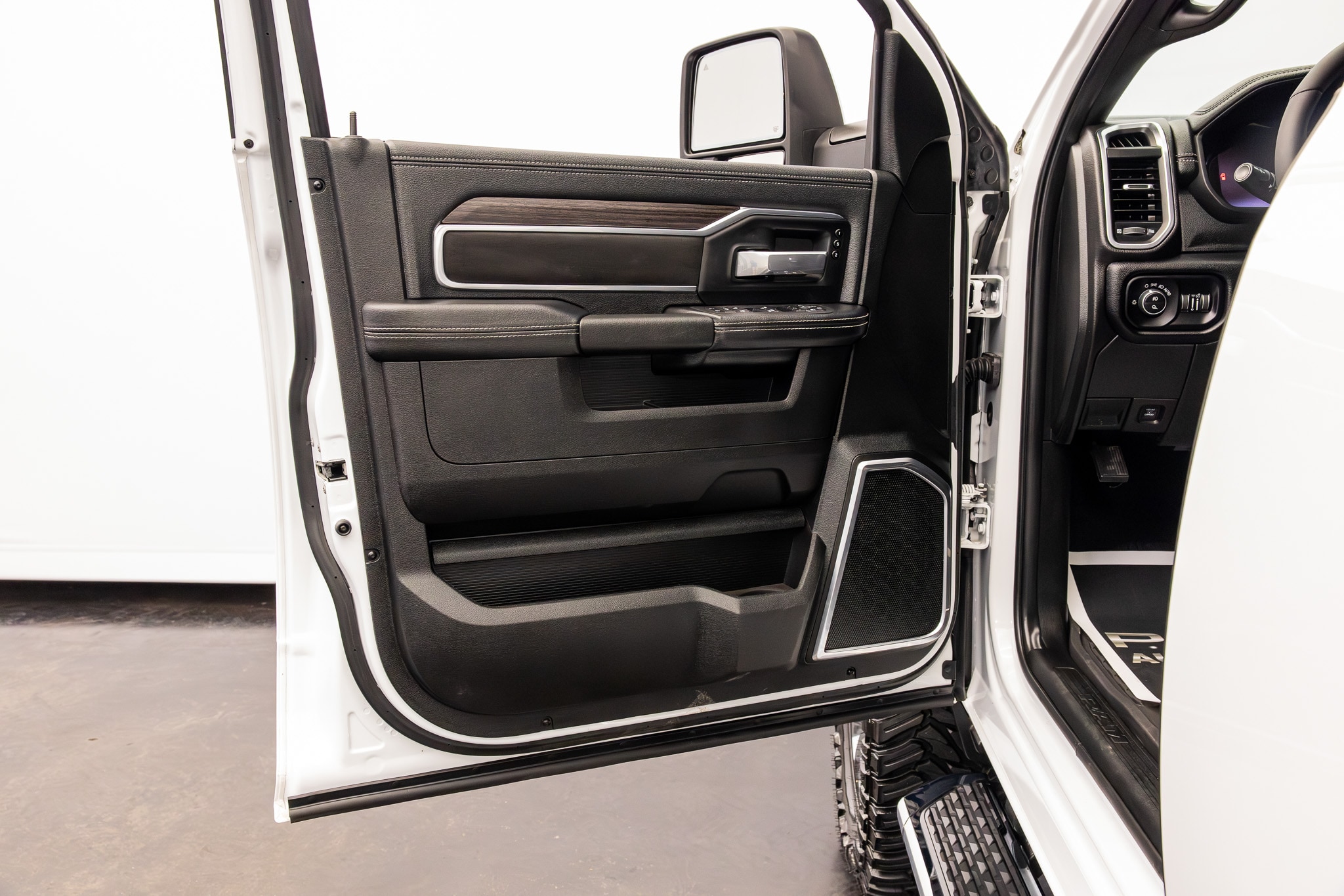 2025 RAM Ram 2500 Pickup Laramie - Photo 29