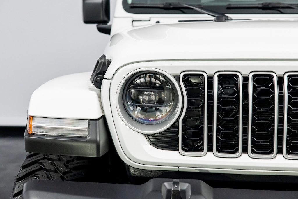 Used 2024 Jeep Wrangler Sahara SUV