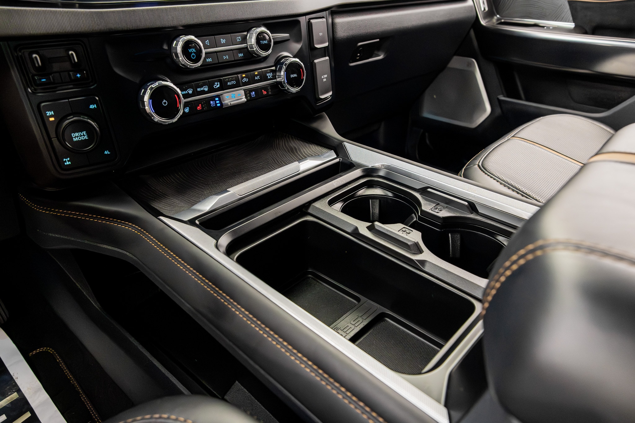 2024 Ford F-250 Super Duty Platinum - Photo 54