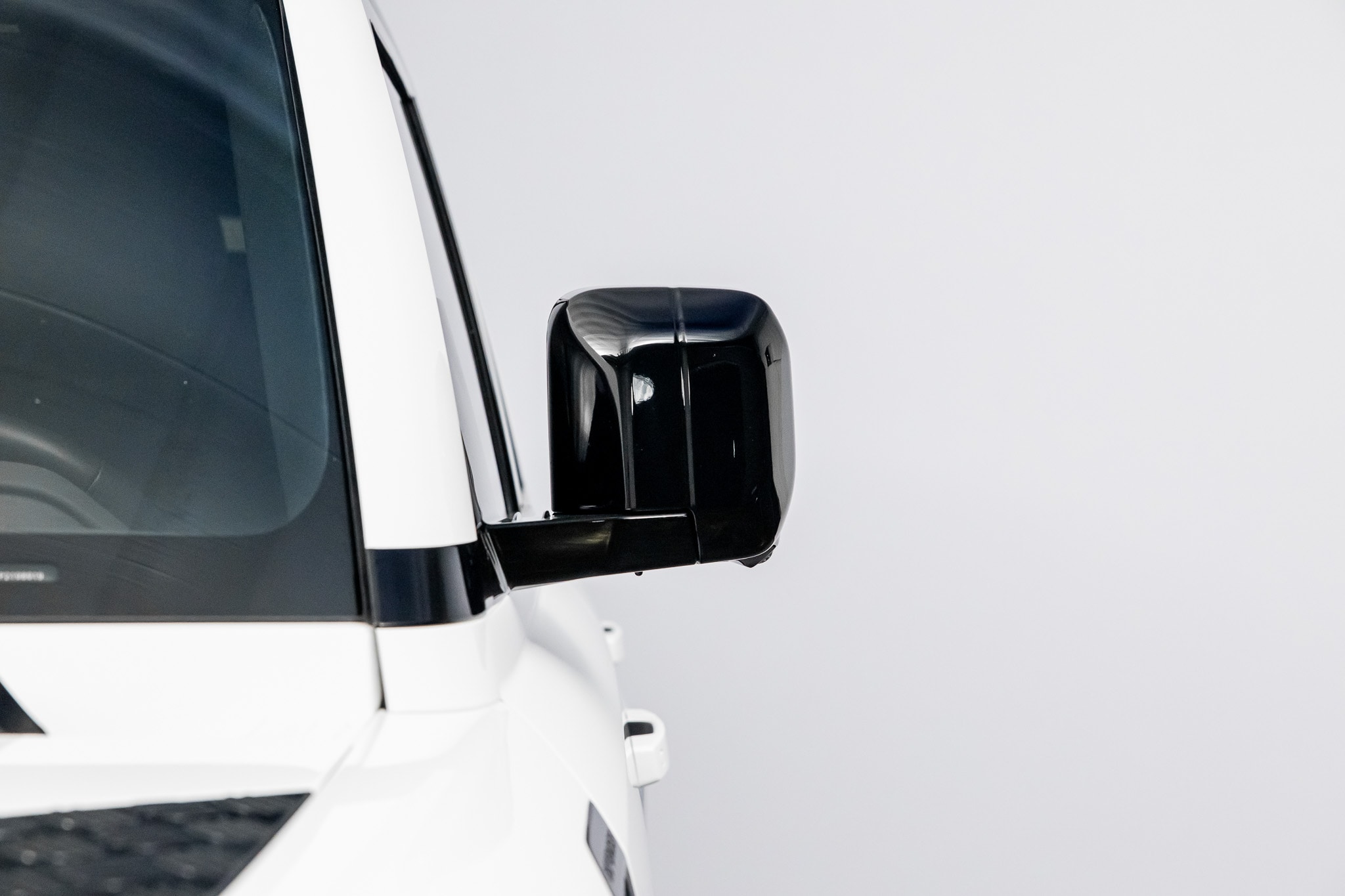 2023 Land Rover Defender X-Dynamic SE - Photo 8