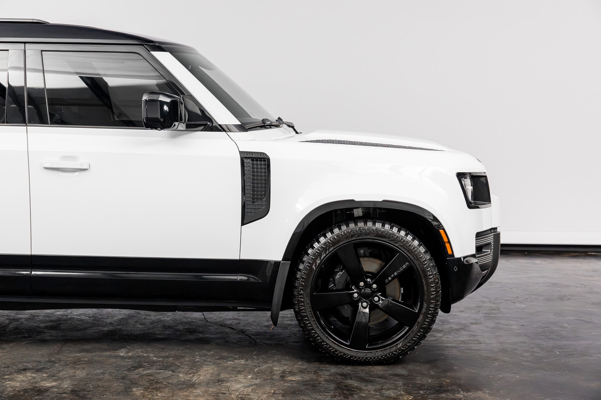 2023 Land Rover Defender X-Dynamic SE - Photo 21